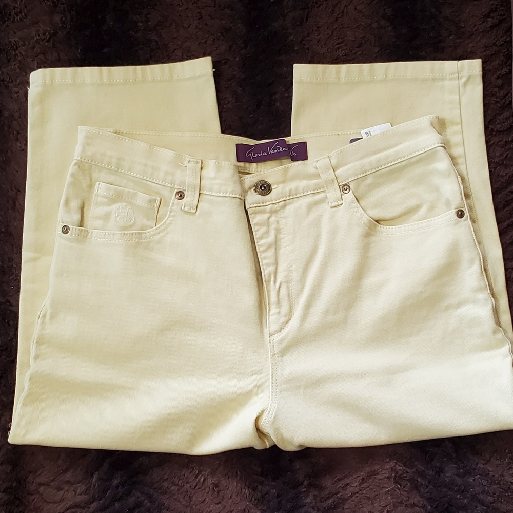 Capris - Picture 3 of 7